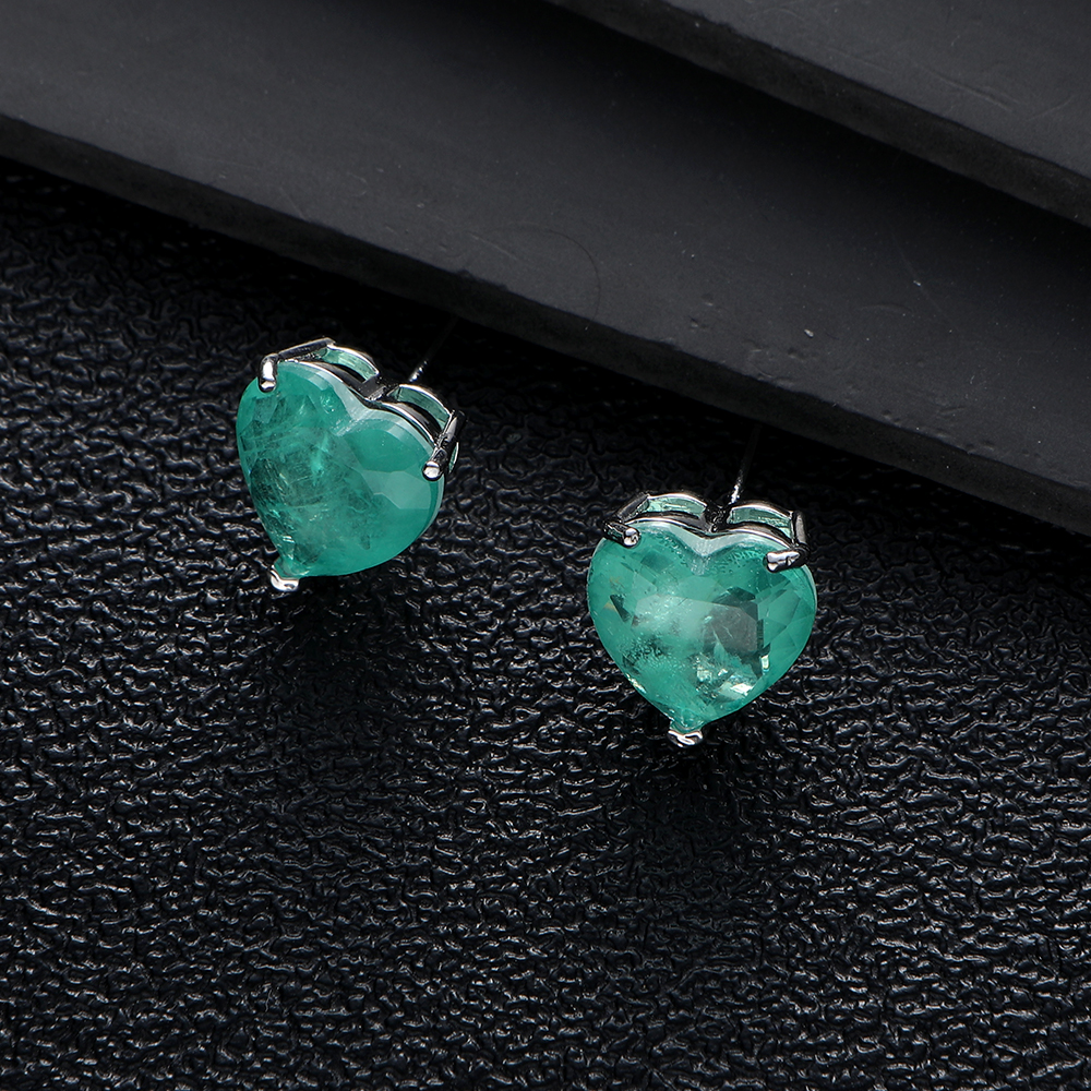 Women Accessories Dubai - Luxury Colorful Heart Stud Earrings For