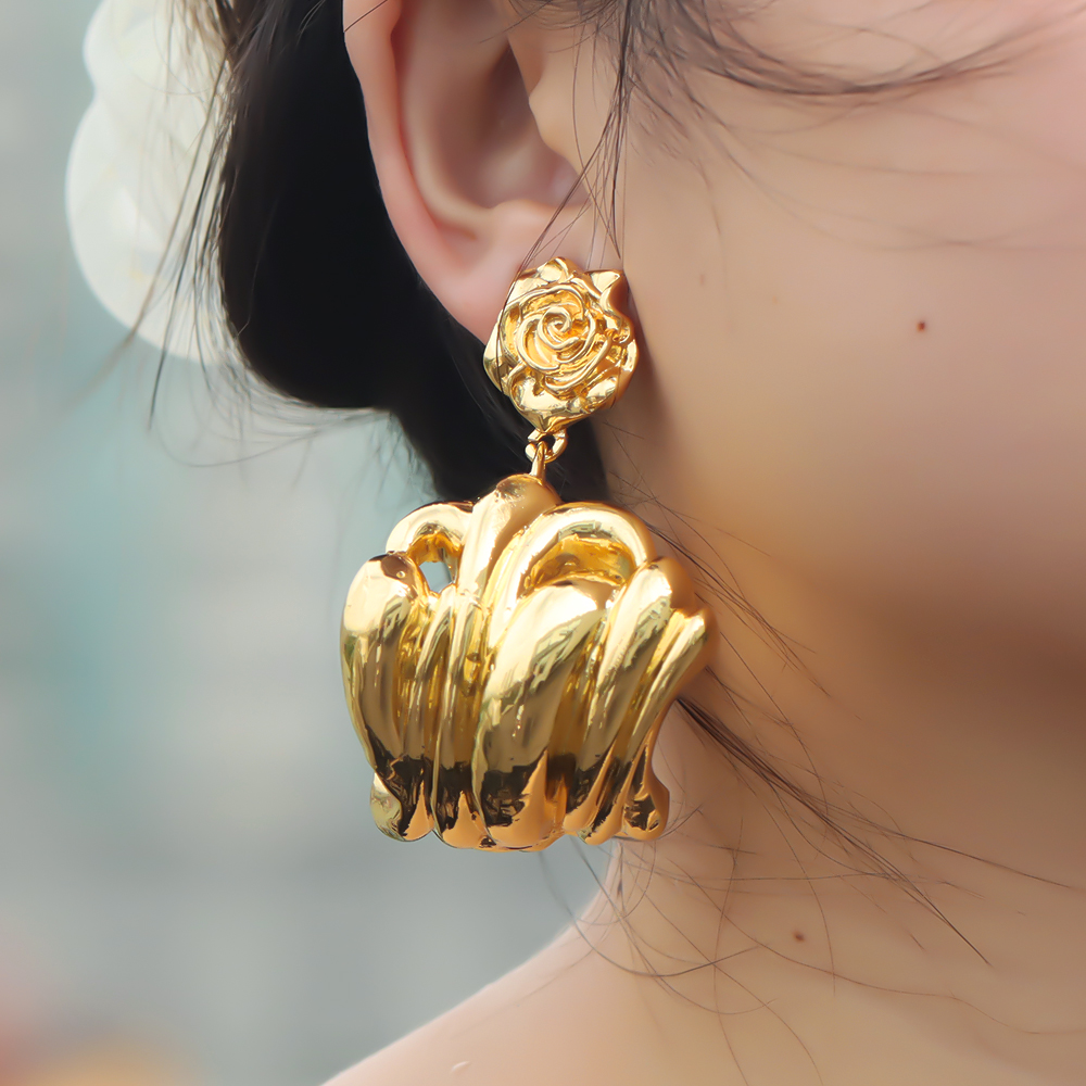 Women Accessories Dubai - Women Gold Color Wedding Earring Dubai