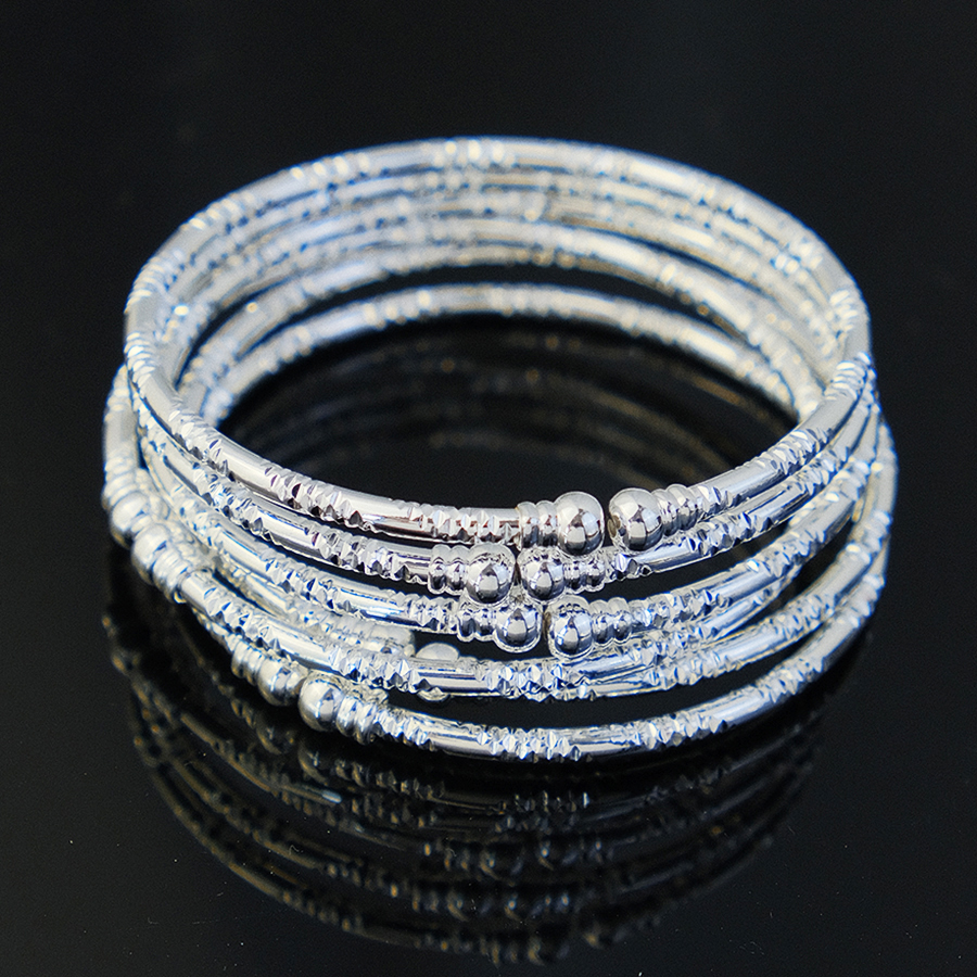Women Accessories Dubai - Middle Eastern Women's Bridal Accessories Dubai