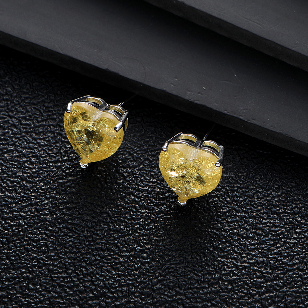 Luxury Colorful Heart Stud  Ea - Women Accessories Dubai のレビューと価格