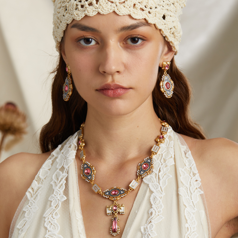 Vintage Palace Pink Crystal Pe - Women Accessories Dubai のレビューと価格