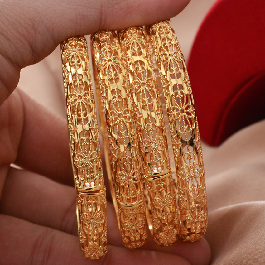 Dubai Gold Plated Bangles For  - Women Accessories Dubai のレビューと価格
