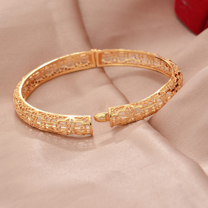 Dubai Gold Plated Bangles For  - Women Accessories Dubai のレビューと価格
