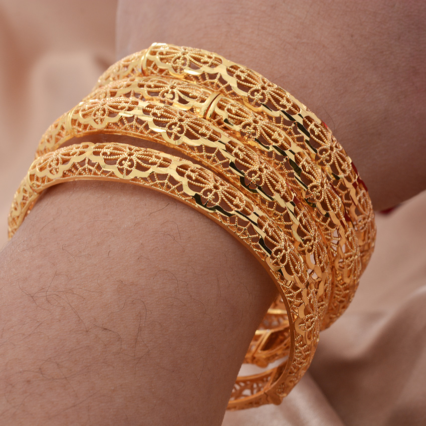 Dubai Gold Plated Bangles For  - Women Accessories Dubai のレビューと価格
