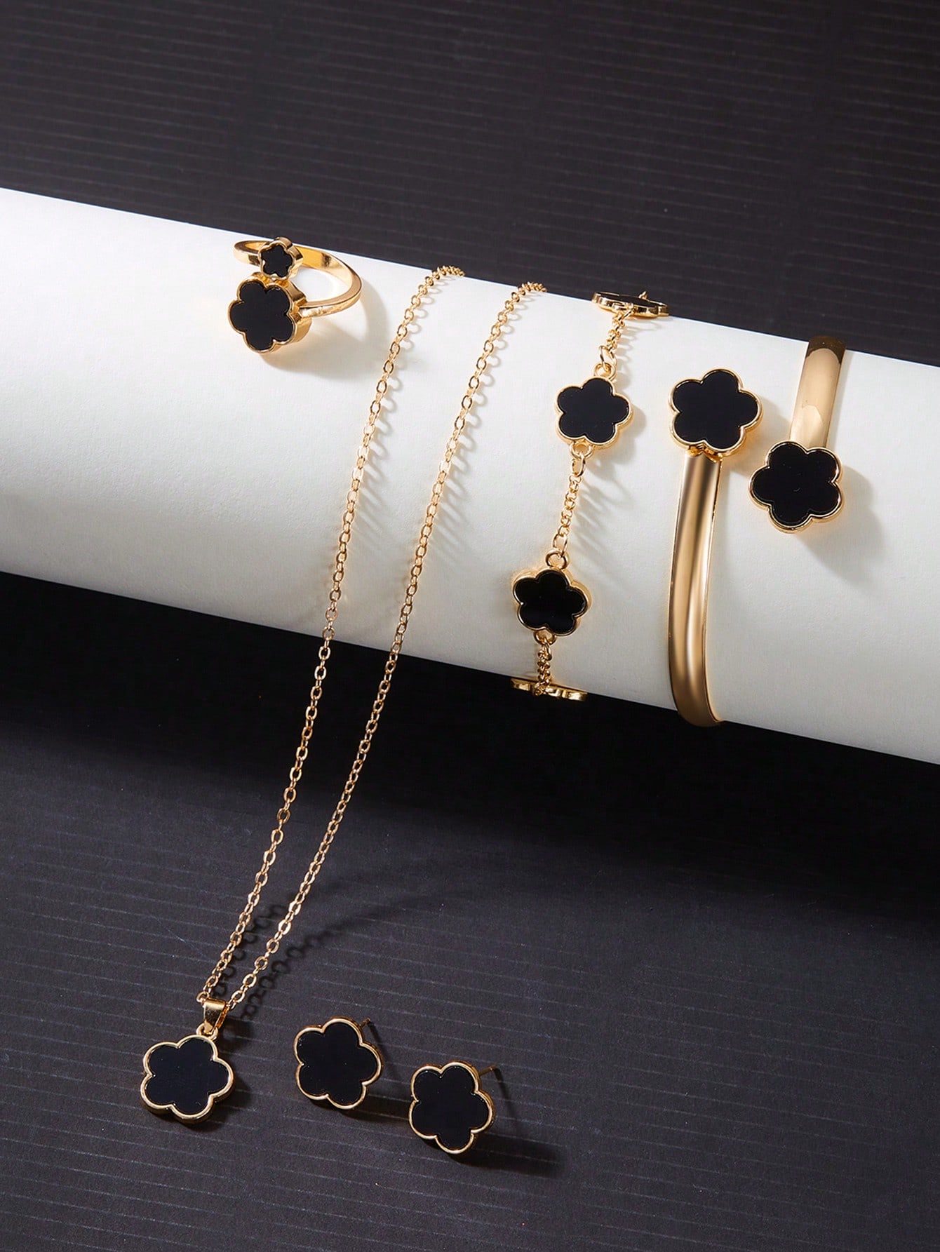 6Pcs Minimalist Four Leaf Clov - Women Accessories Combo Gift のレビューと価格