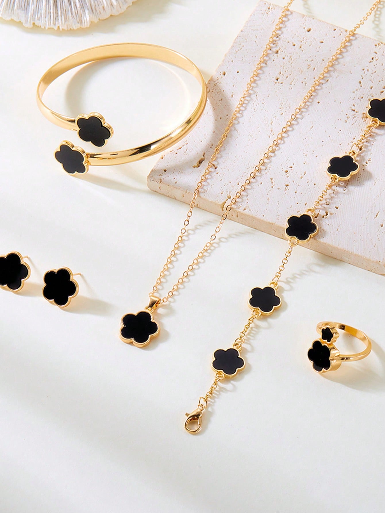 6Pcs Minimalist Four Leaf Clov - Women Accessories Combo Gift のレビューと価格