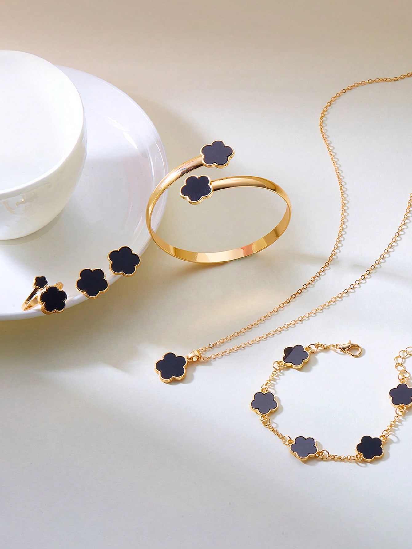 6Pcs Minimalist Four Leaf Clov - Women Accessories Combo Gift のレビューと価格