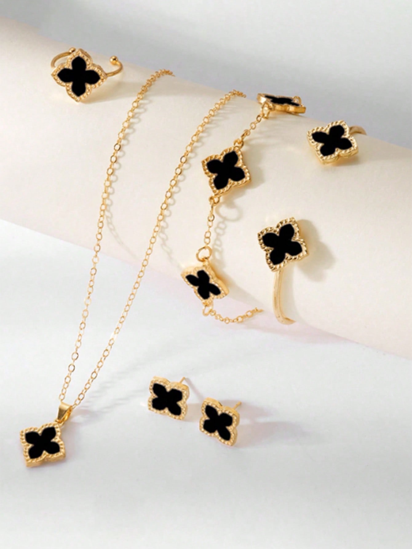 6Pcs Minimalist Four Leaf Clov - Women Accessories Combo Gift のレビューと価格