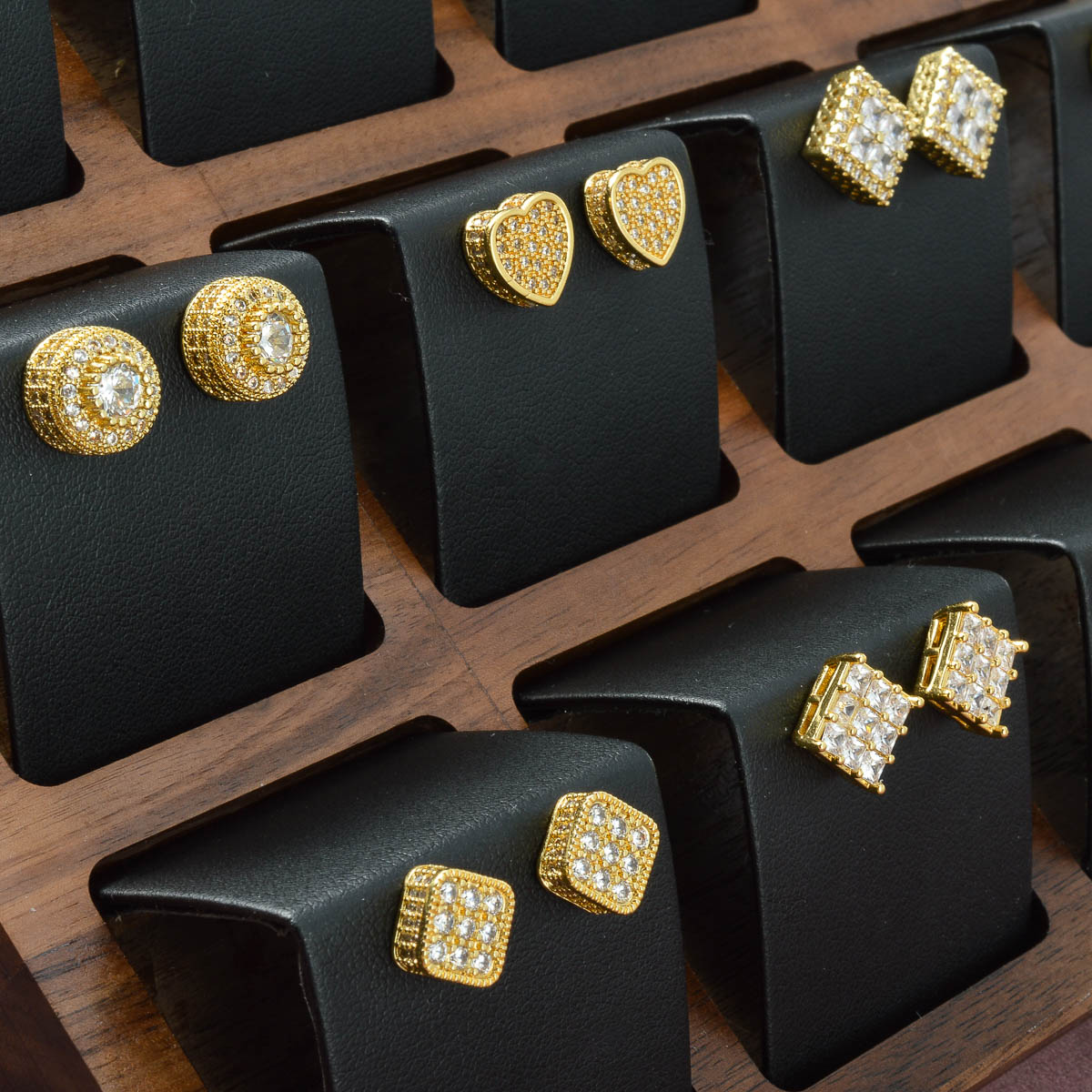 Diana Baby Gold Color Earrings - Women Accessories Dubai のレビューと価格