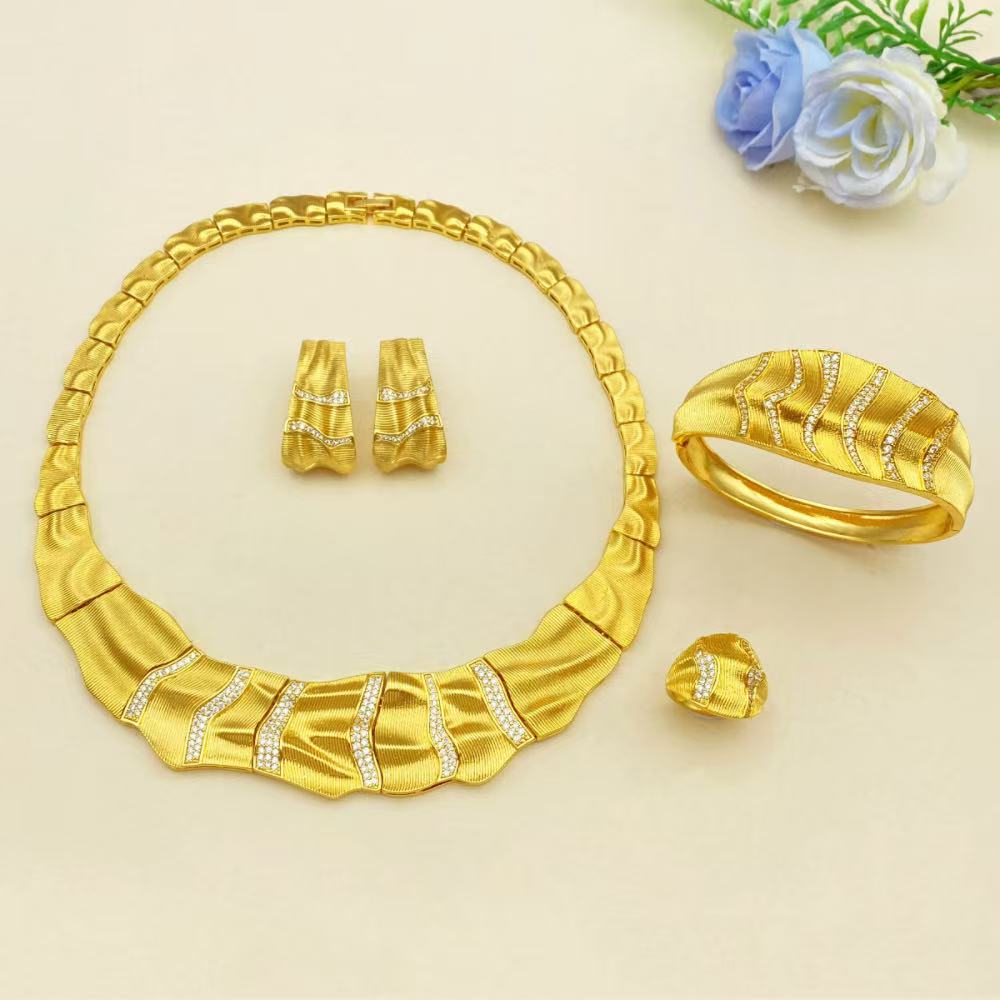 JRH UAE Saudi Style Gold Plate - Women Accessories Uae のレビューと価格