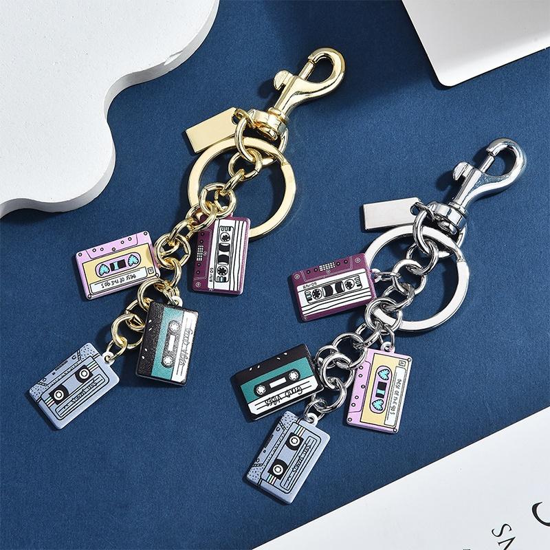 Vintage Cassette Tape Keychain - Women'S Accessories In The 90S のレビューと価格